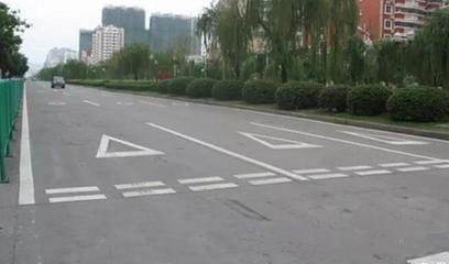 认不清这几种减速的路面标线,给你100分也不够扣!