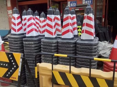 哪有卖反光路锥的、焦作路锥厂家图片|哪有卖反光路锥的、焦作路锥厂家样板图|哪有卖反光路锥的、焦作路锥厂家效果图_郑州亚泰交通设施厂家