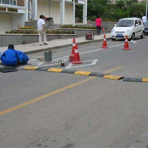 云南爵康交通设施 专业公路减速带批发厂商的卓越服务与质量保障