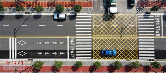 铺设生命警戒线——用交通标线筑牢学生出行安全屏障