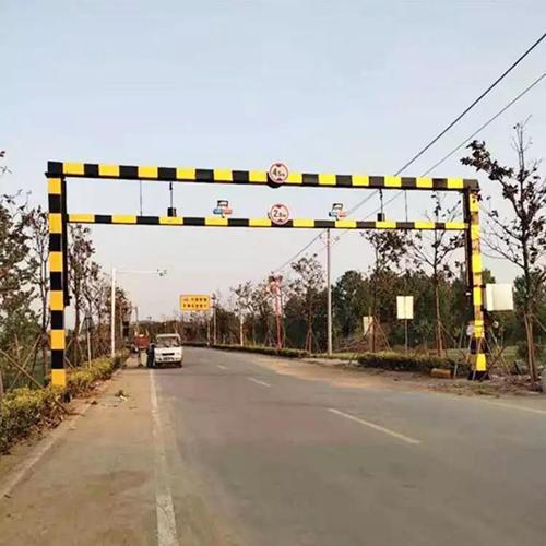守护安全与高效 小区与公路限高架的应用与施工策略