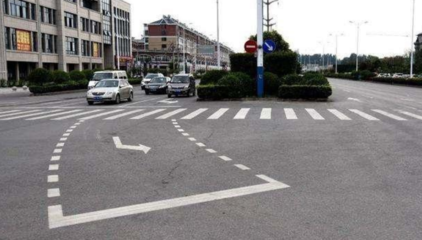 鱼骨线交通标志(交通标志线大全及图解)