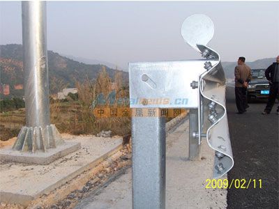 福建交通安全标志生产厂家诚挚推荐 销量领先的交通设施器材，就选路峰交通设施